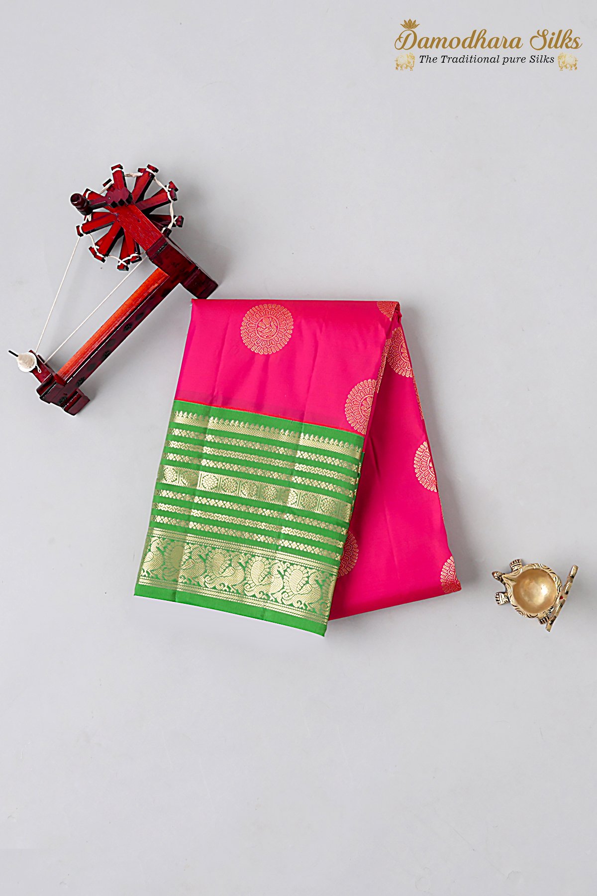 Parrot Green With Pink Peacock Motif Kanchipuram Silk Saree